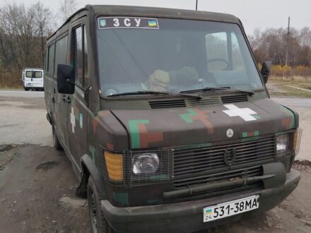 Зеленый Мерседес Т-мод, объемом двигателя 2.5 л и пробегом 400 тыс. км за 954 $, фото 1 на Automoto.ua