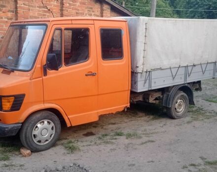 Оранжевый Мерседес Т-мод, объемом двигателя 2.4 л и пробегом 333 тыс. км за 2000 $, фото 1 на Automoto.ua