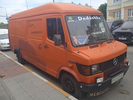Оранжевый Мерседес Т-мод, объемом двигателя 2.9 л и пробегом 777 тыс. км за 2850 $, фото 1 на Automoto.ua