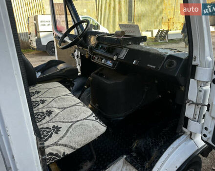 Белый Мерседес T1, объемом двигателя 2.87 л и пробегом 500 тыс. км за 2900 $, фото 11 на Automoto.ua