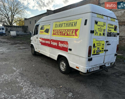 Белый Мерседес T1, объемом двигателя 2.87 л и пробегом 500 тыс. км за 2900 $, фото 5 на Automoto.ua