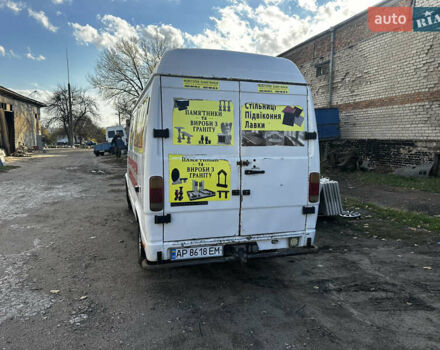 Белый Мерседес T1, объемом двигателя 2.87 л и пробегом 500 тыс. км за 2900 $, фото 4 на Automoto.ua