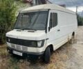 Білий Мерседес T1, об'ємом двигуна 2.3 л та пробігом 500 тис. км за 3000 $, фото 1 на Automoto.ua