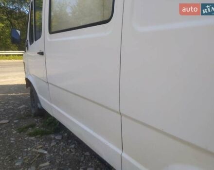 Мерседес T1 1994 в Путиле на Automoto.ua Белый Мерседес T1, объемом двигателя 2.3 л и пробегом 560 тыс. км за 2400 $, фото 15 на Automoto.ua
