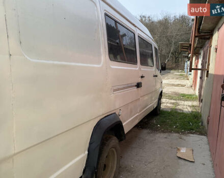 Белый Мерседес T1, объемом двигателя 2.9 л и пробегом 300 тыс. км за 3000 $, фото 3 на Automoto.ua