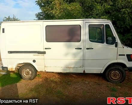 Белый Мерседес T1, объемом двигателя 2.3 л и пробегом 300 тыс. км за 2000 $, фото 2 на Automoto.ua