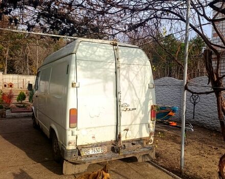 Білий Мерседес T1, об'ємом двигуна 2.3 л та пробігом 0 тис. км за 1500 $, фото 2 на Automoto.ua