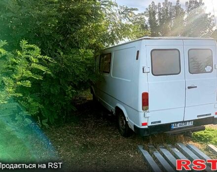 Белый Мерседес T1, объемом двигателя 2.3 л и пробегом 300 тыс. км за 2000 $, фото 3 на Automoto.ua