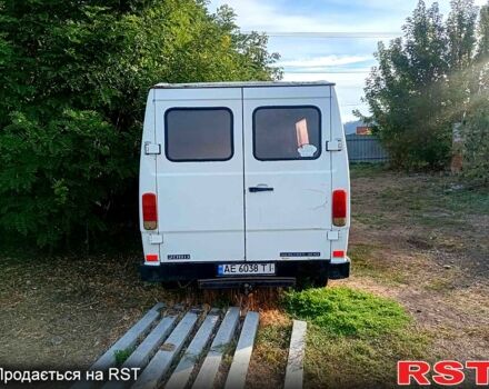 Белый Мерседес T1, объемом двигателя 2.3 л и пробегом 300 тыс. км за 2000 $, фото 4 на Automoto.ua
