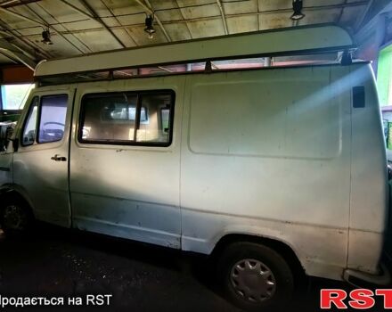 Белый Мерседес T1, объемом двигателя 2.3 л и пробегом 300 тыс. км за 1999 $, фото 1 на Automoto.ua