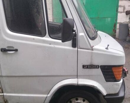 Білий Мерседес T1, об'ємом двигуна 2.87 л та пробігом 300 тис. км за 2300 $, фото 1 на Automoto.ua