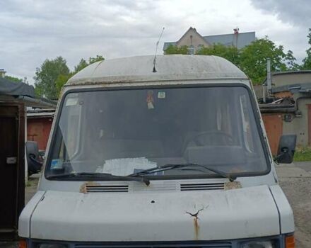 Белый Мерседес T1, объемом двигателя 2.8 л и пробегом 370 тыс. км за 2300 $, фото 2 на Automoto.ua