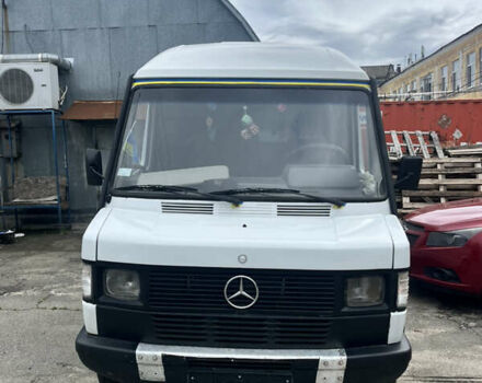 Білий Мерседес T1, об'ємом двигуна 2.4 л та пробігом 805 тис. км за 3300 $, фото 2 на Automoto.ua