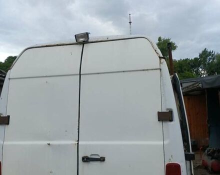 Белый Мерседес T1, объемом двигателя 2.8 л и пробегом 370 тыс. км за 2300 $, фото 5 на Automoto.ua