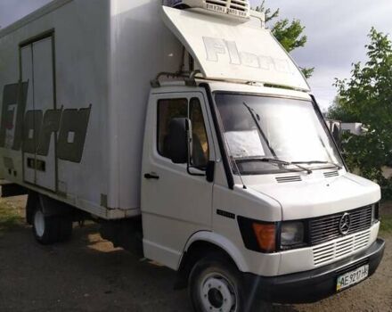 Белый Мерседес T1, объемом двигателя 2.9 л и пробегом 600 тыс. км за 6000 $, фото 2 на Automoto.ua