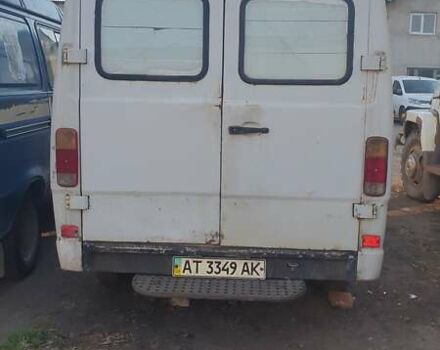 Белый Мерседес T1, объемом двигателя 2.3 л и пробегом 300 тыс. км за 2800 $, фото 1 на Automoto.ua