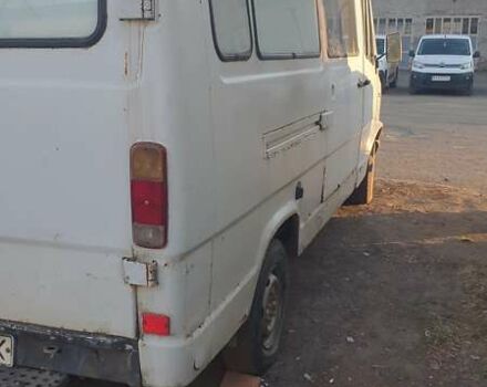 Белый Мерседес T1, объемом двигателя 2.3 л и пробегом 300 тыс. км за 2800 $, фото 6 на Automoto.ua