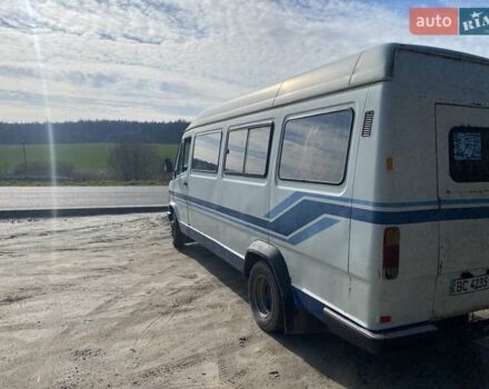 Белый Мерседес T1, объемом двигателя 2.9 л и пробегом 638 тыс. км за 3500 $, фото 4 на Automoto.ua