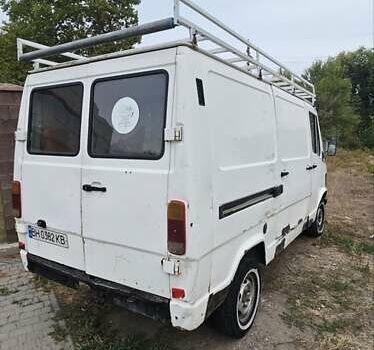 Белый Мерседес T1, объемом двигателя 2.3 л и пробегом 462 тыс. км за 3000 $, фото 6 на Automoto.ua