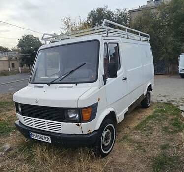 Белый Мерседес T1, объемом двигателя 2.3 л и пробегом 462 тыс. км за 3000 $, фото 9 на Automoto.ua