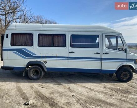 Белый Мерседес T1, объемом двигателя 2.9 л и пробегом 638 тыс. км за 3500 $, фото 3 на Automoto.ua