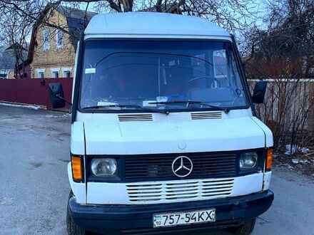 Білий Мерседес T1, об'ємом двигуна 2.3 л та пробігом 500 тис. км за 2900 $, фото 1 на Automoto.ua