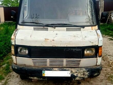 Мерседес T1 1992 у Львові на Automoto.ua Білий Мерседес T1, об'ємом двигуна 23 л та пробігом 450 тис. км за 1300 $, фото 1 на Automoto.ua