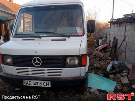 Мерседес T1 1993 в Кривом Роге на Automoto.ua Белый Мерседес T1, объемом двигателя 23 л и пробегом 0 тыс. км за 3000 $, фото 1 на Automoto.ua