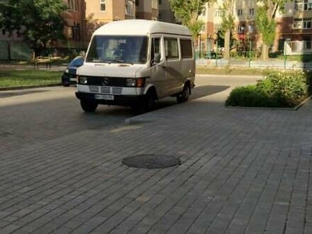 Мерседес T1 1994 в Одессе на Automoto.ua Белый Мерседес T1, объемом двигателя 2.9 л и пробегом 1 тыс. км за 2500 $, фото 1 на Automoto.ua