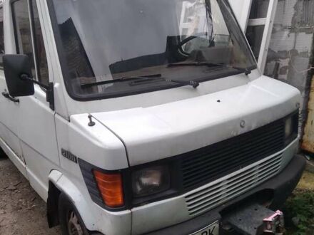 Білий Мерседес T1, об'ємом двигуна 2.87 л та пробігом 300 тис. км за 2300 $, фото 1 на Automoto.ua