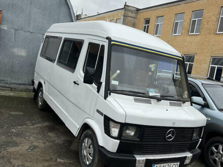 Білий Мерседес T1, об'ємом двигуна 2.4 л та пробігом 805 тис. км за 3300 $, фото 1 на Automoto.ua