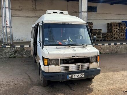 Мерседес T1 1995 у Дніпро (Дніпропетровську) на Automoto.ua Білий Мерседес T1, об'ємом двигуна 2.9 л та пробігом 500 тис. км за 1000 $, фото 1 на Automoto.ua