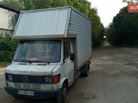 Мерседес T1 1995 в Львове на Automoto.ua Белый Мерседес T1, объемом двигателя 2.9 л и пробегом 300 тыс. км за 3000 $, фото 1 на Automoto.ua
