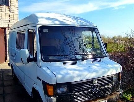 Мерседес T1 1995 в Каменское - Днепродзержинск на Automoto.ua Белый Мерседес T1, объемом двигателя 29 л и пробегом 0 тыс. км за 2000 $, фото 1 на Automoto.ua