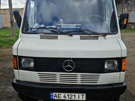 Мерседес T1 1995 в Кривом Роге на Automoto.ua Белый Мерседес T1, объемом двигателя 2.9 л и пробегом 570 тыс. км за 5000 $, фото 1 на Automoto.ua