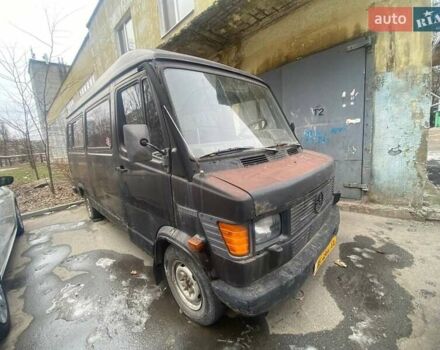 Черный Мерседес T1, объемом двигателя 0 л и пробегом 200 тыс. км за 1550 $, фото 2 на Automoto.ua