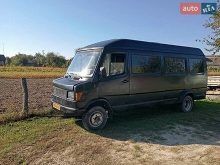Мерседес T1 1991 в Любешов на Automoto.ua Черный Мерседес T1, объемом двигателя 3 л и пробегом 444 тыс. км за 2111 $, фото 1 на Automoto.ua