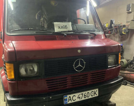 Красный Мерседес T1, объемом двигателя 3 л и пробегом 500 тыс. км за 3200 $, фото 2 на Automoto.ua