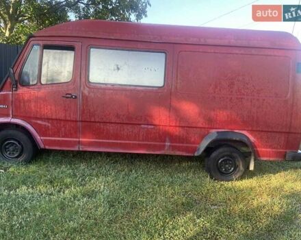 Красный Мерседес T1, объемом двигателя 2.3 л и пробегом 424 тыс. км за 2000 $, фото 3 на Automoto.ua