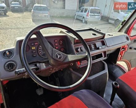 Красный Мерседес T1, объемом двигателя 2.9 л и пробегом 350 тыс. км за 3350 $, фото 5 на Automoto.ua