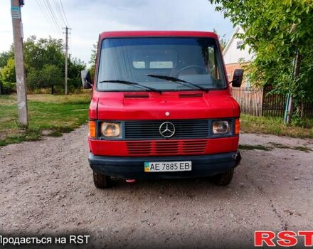 Красный Мерседес T1, объемом двигателя 2.3 л и пробегом 0 тыс. км за 2900 $, фото 3 на Automoto.ua