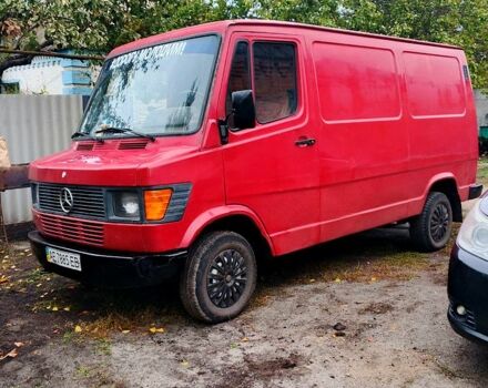 Красный Мерседес T1, объемом двигателя 2.3 л и пробегом 0 тыс. км за 2900 $, фото 1 на Automoto.ua