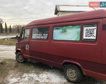 Красный Мерседес T1, объемом двигателя 2.9 л и пробегом 445 тыс. км за 4500 $, фото 7 на Automoto.ua