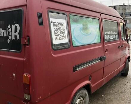 Красный Мерседес T1, объемом двигателя 2.9 л и пробегом 445 тыс. км за 4500 $, фото 4 на Automoto.ua