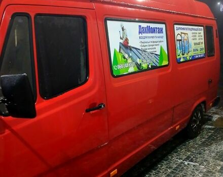 Червоний Мерседес T1, об'ємом двигуна 2.9 л та пробігом 300 тис. км за 2000 $, фото 1 на Automoto.ua