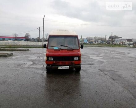 Червоний Мерседес T1, об'ємом двигуна 2.4 л та пробігом 400 тис. км за 1600 $, фото 1 на Automoto.ua