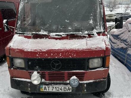Мерседес T1 1994 в Львове на Automoto.ua Красный Мерседес T1, объемом двигателя 2.4 л и пробегом 430 тыс. км за 2200 $, фото 1 на Automoto.ua