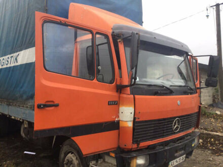 Мерседес T1 1995 у Первомайском на Automoto.ua Червоний Мерседес T1, об'ємом двигуна 5.96 л та пробігом 80 тис. км за 7500 $, фото 1 на Automoto.ua