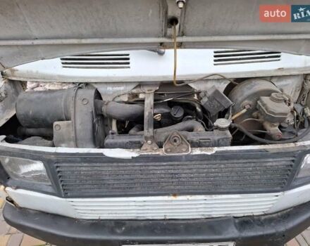 Мерседес T1, объемом двигателя 2.4 л и пробегом 442 тыс. км за 1999 $, фото 12 на Automoto.ua