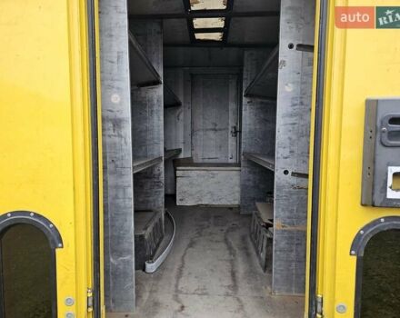 Мерседес T1, объемом двигателя 2.3 л и пробегом 350 тыс. км за 2250 $, фото 4 на Automoto.ua